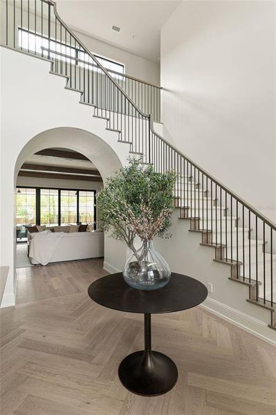 Furnished interior view inside a new home in , Orlando (Image 54).