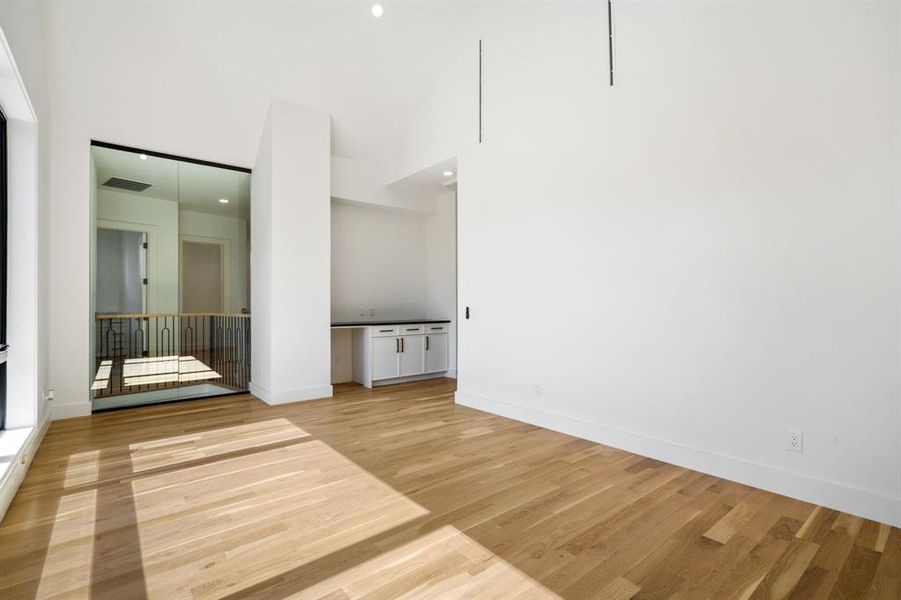 Spacious, unfurnished interior of a new home in , Dallas (Image 18). Spacious, unfurnished interior of a new home in , Dallas (Image 18).