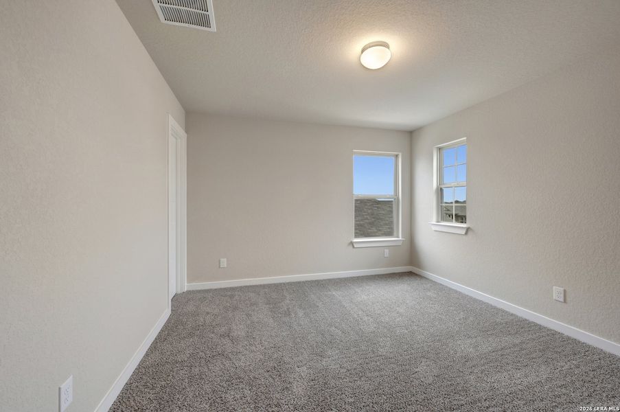 Spacious, unfurnished interior of a new home in Winding Brook, San Antonio (Image 38).