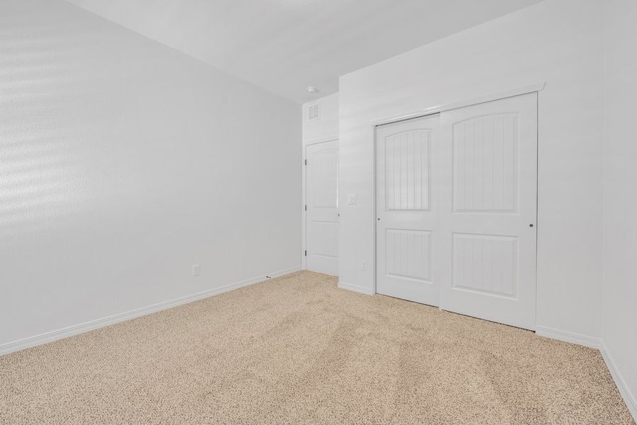 Spacious, unfurnished interior of a new home in Paseo Del Este, El Paso (Image 21).