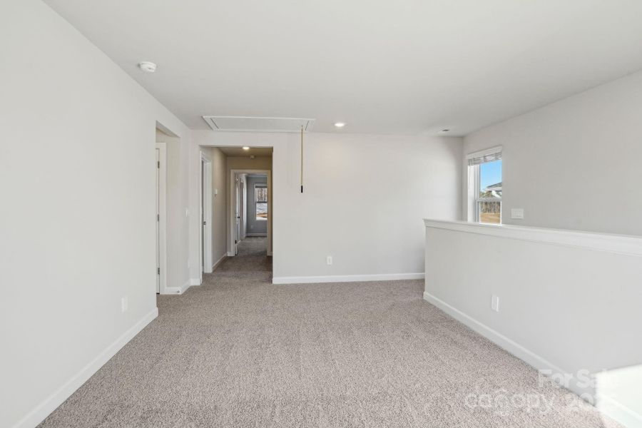 Spacious, unfurnished interior of a new home in Walnut Reserve, Conover (Image 9).