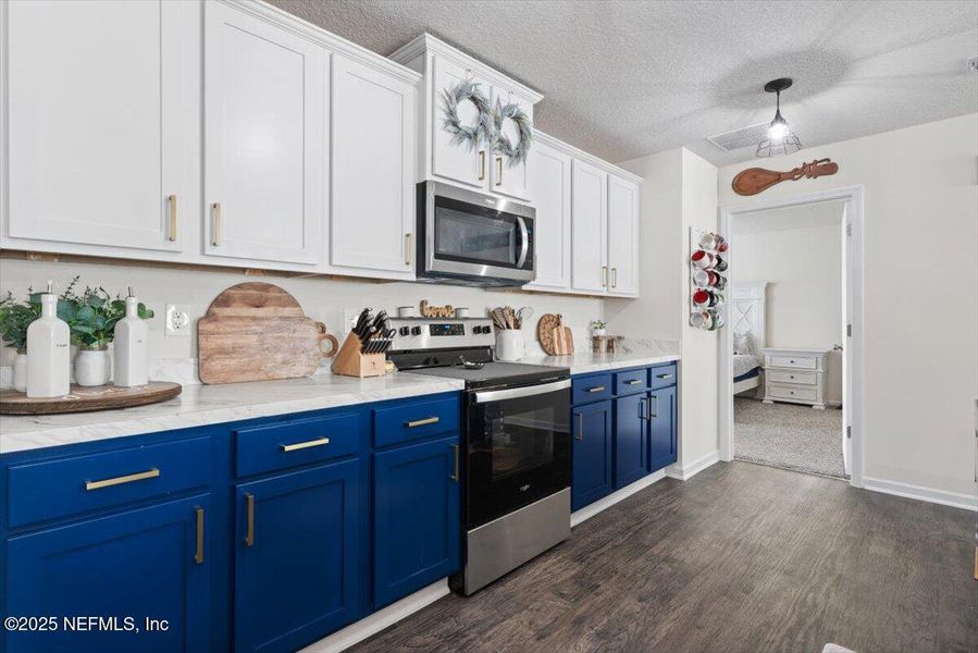 Furnished interior view inside a new home in Willow Springs, Green Cove Springs (Image 30). Furnished interior view inside a new home in Willow Springs, Green Cove Springs (Image 30).
