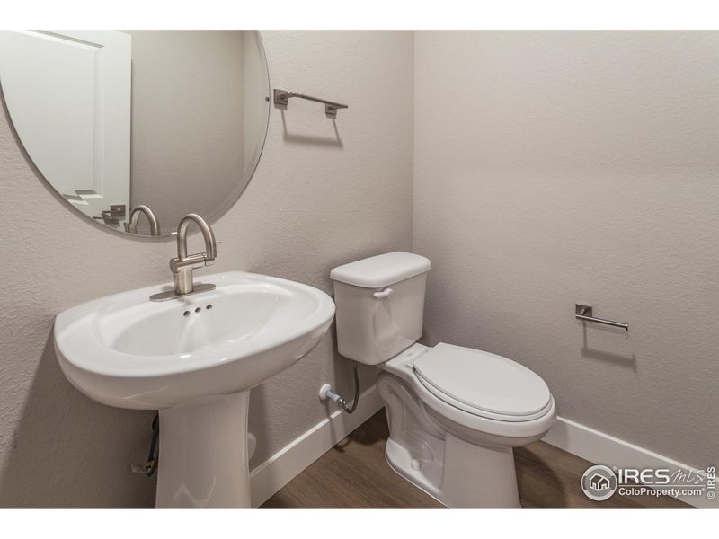 EXAMPLE PHOTO: POWDER BATH