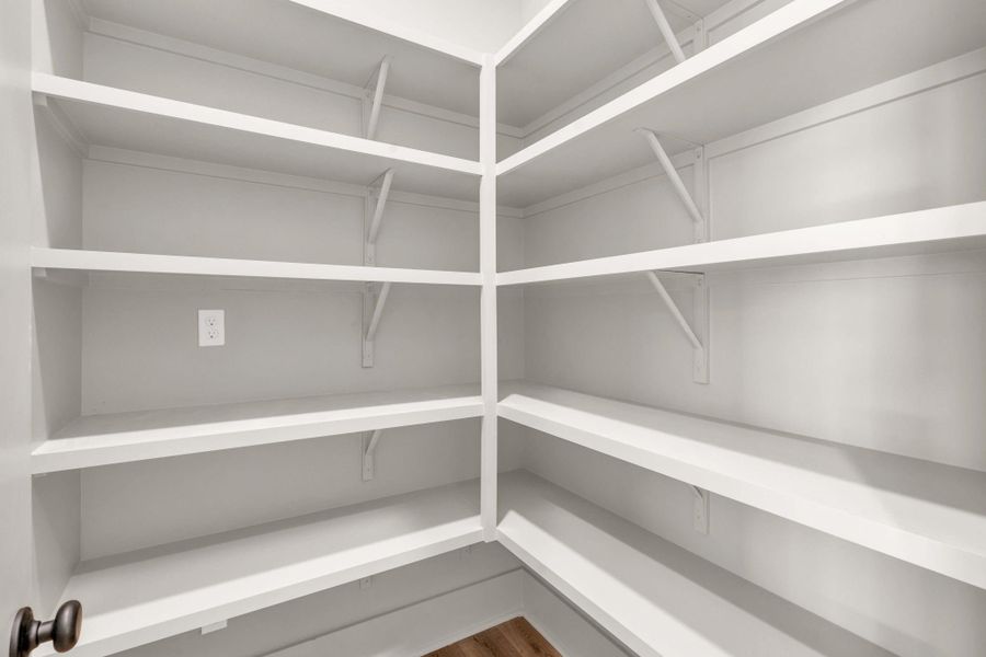 Spacious, unfurnished interior of a new home in Chapel Bend, Montgomery (Image 20).