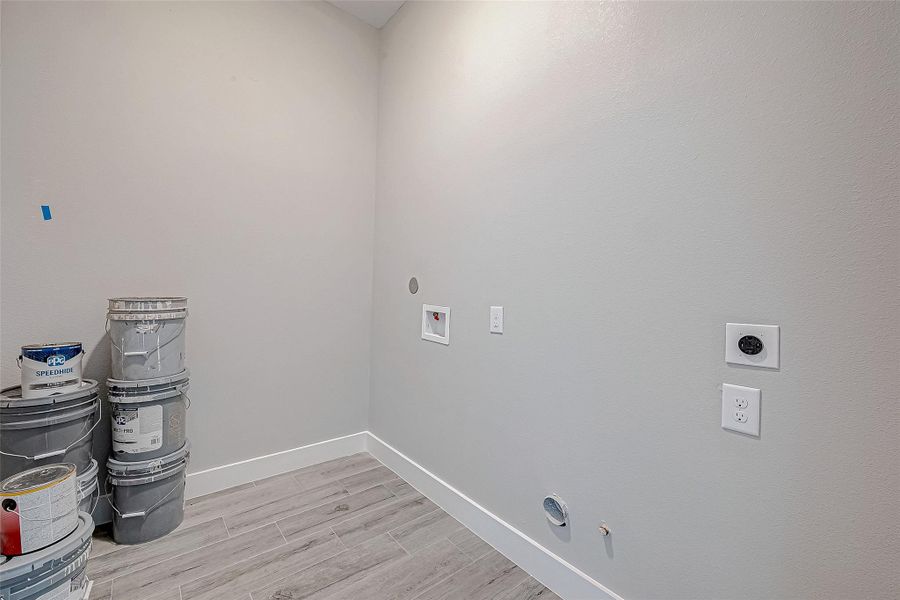 Spacious, unfurnished interior of a new home in , Needville (Image 24).