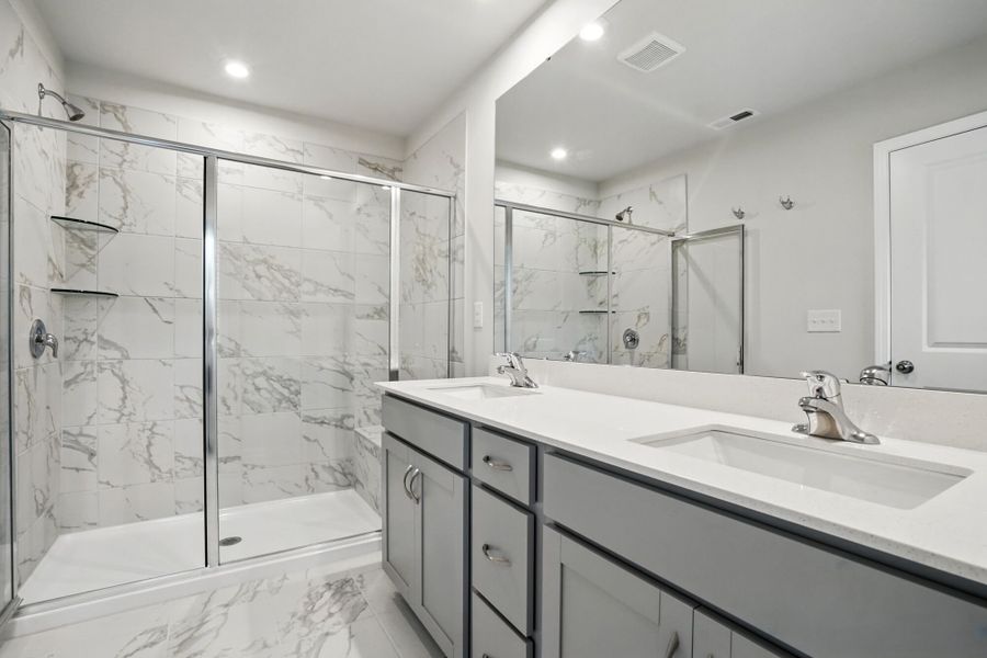 Primary private full bath