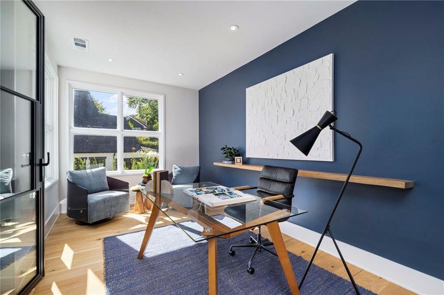 Furnished interior view inside a new home in , Atlanta (Image 79).