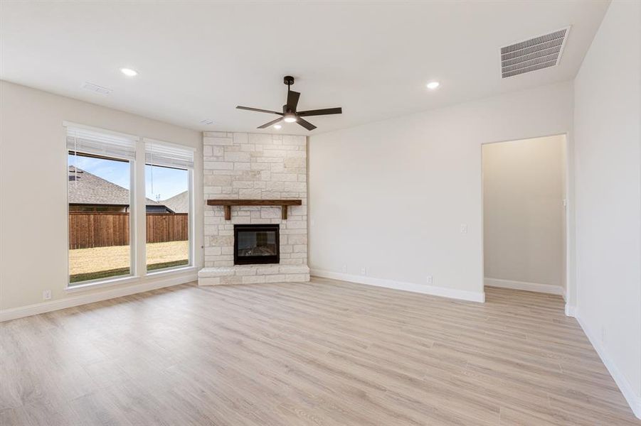 Spacious, unfurnished interior of a new home in Silo Mills, Joshua (Image 30). Spacious, unfurnished interior of a new home in Silo Mills, Joshua (Image 30).
