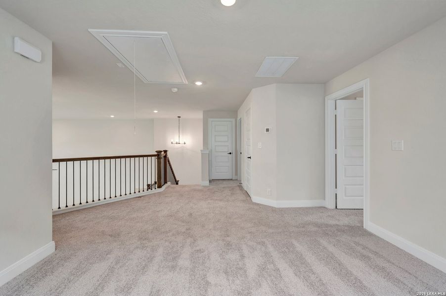 Spacious, unfurnished interior of a new home in Davis Ranch 60', San Antonio (Image 50). Spacious, unfurnished interior of a new home in Davis Ranch 60', San Antonio (Image 50).