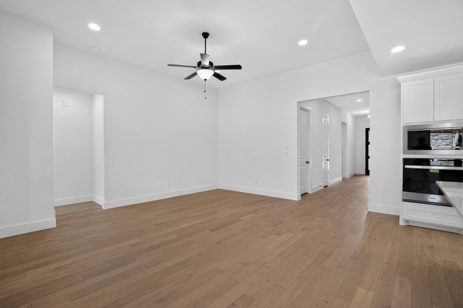 128 Buffalo - Living Area