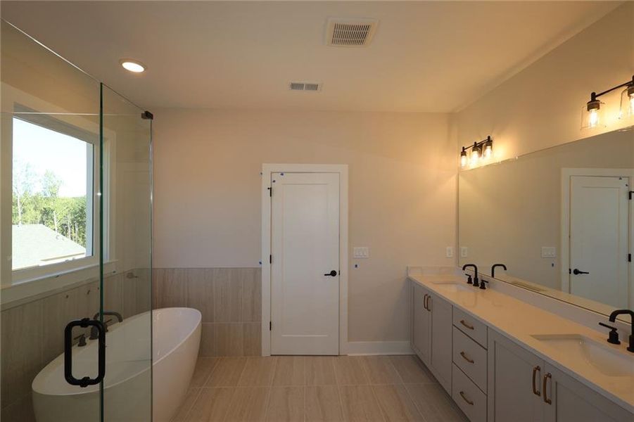 Furnished interior view inside a new home in Ellis, Marietta (Image 9).