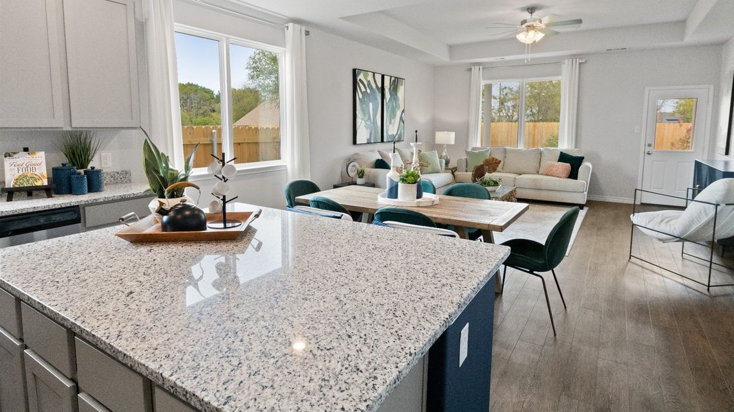 Kitchen & Dining Area