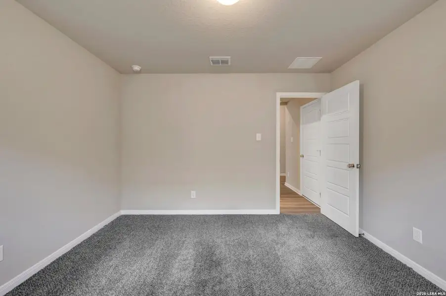 Spacious, unfurnished interior of a new home in Greenspoint Heights, Seguin (Image 13).