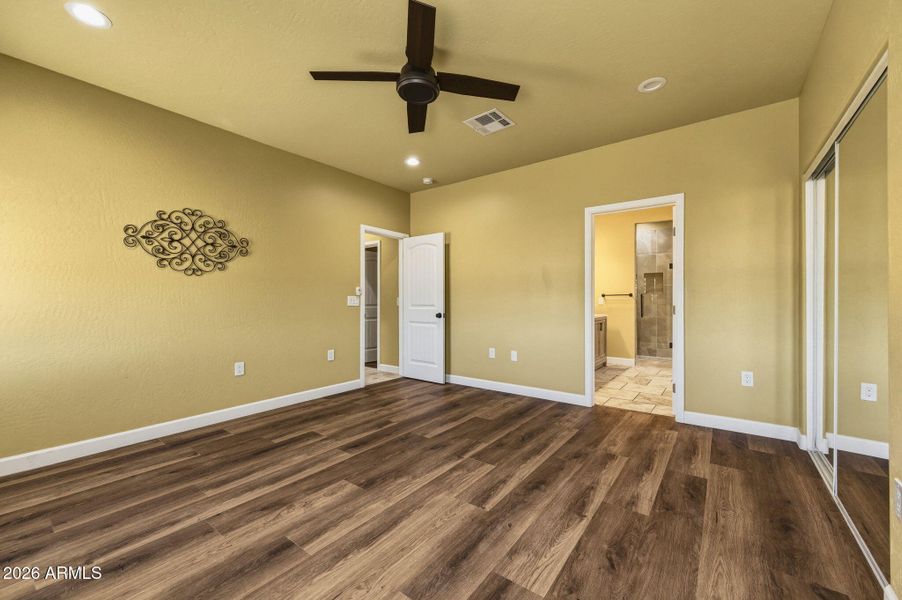 49-web-or-mls-210 N Pettoshas Dr-48