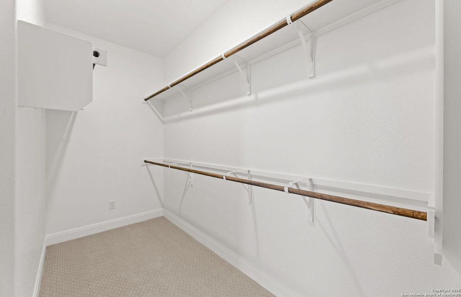 Spacious, unfurnished interior of a new home in Dove Song, Marion (Image 15).