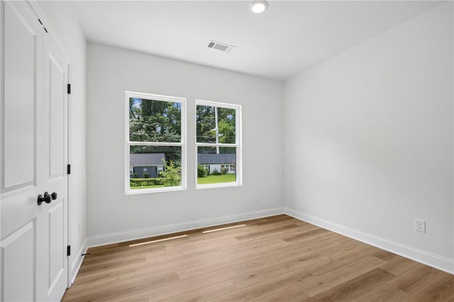 Spacious, unfurnished interior of a new home in , Atlanta (Image 23).