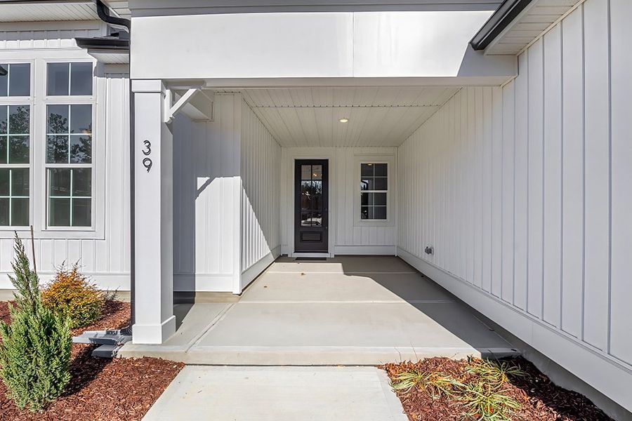 Representative exterior details of a home built from the The Bradley by RobuckHomes in Baylee Ridge, Selma (Image 3). Representative exterior details of a home built from the The Bradley by RobuckHomes in Baylee Ridge, Selma (Image 3).