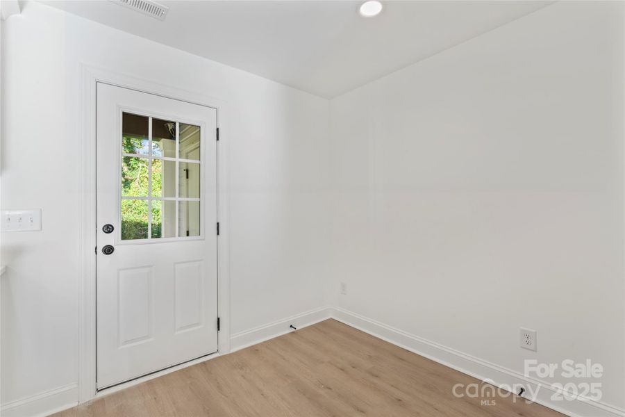 Spacious, unfurnished interior of a new home in , Charlotte (Image 14).