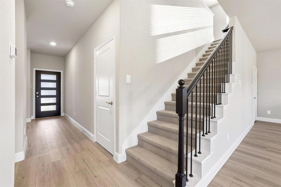 Spacious, unfurnished interior of a new home in Westmoor, Sherman (Image 22).