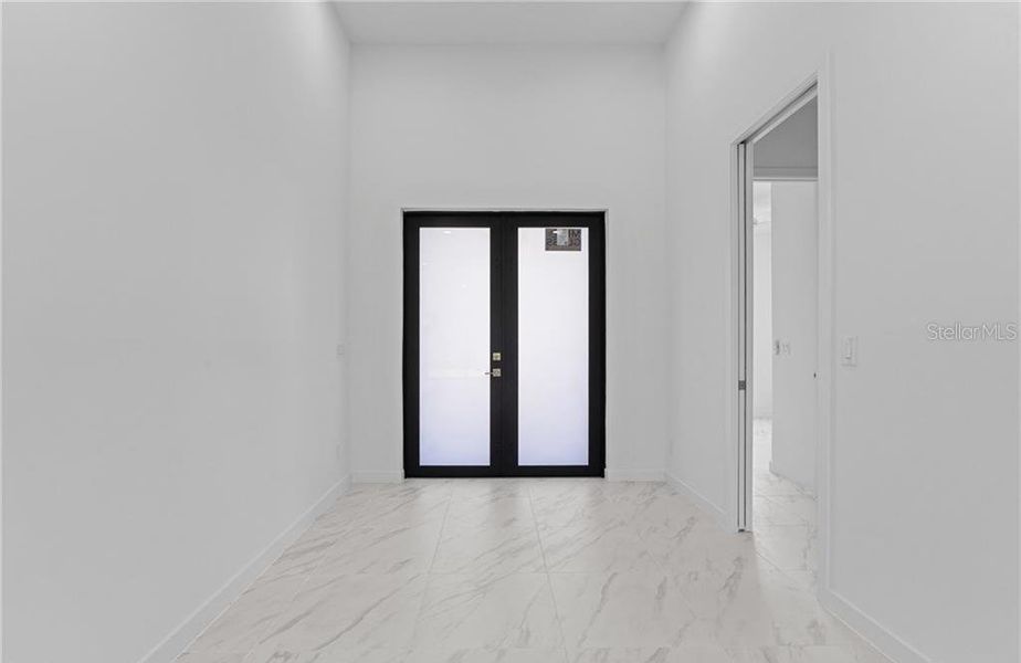 Spacious, unfurnished interior of a new home in , Lehigh Acres (Image 23).