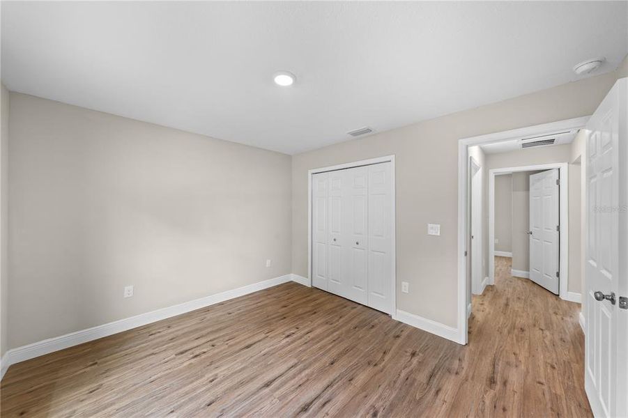 Spacious, unfurnished interior of a new home in , Ocala (Image 38).