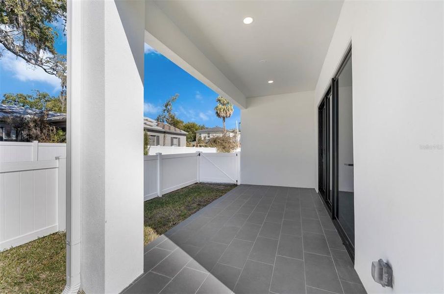 Exterior details and patio area of a home in , Orlando (Image 29).