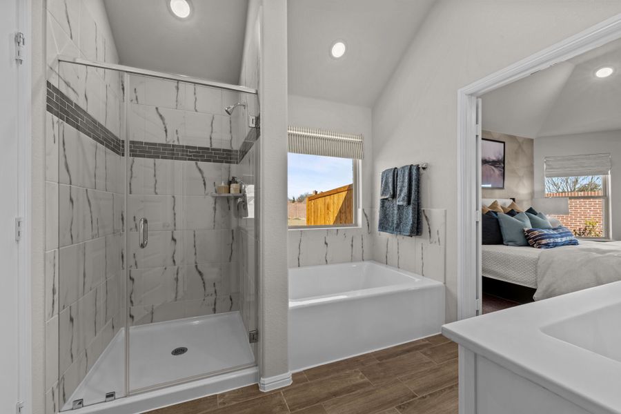 Owner's Bathroom Owner's Bathroom