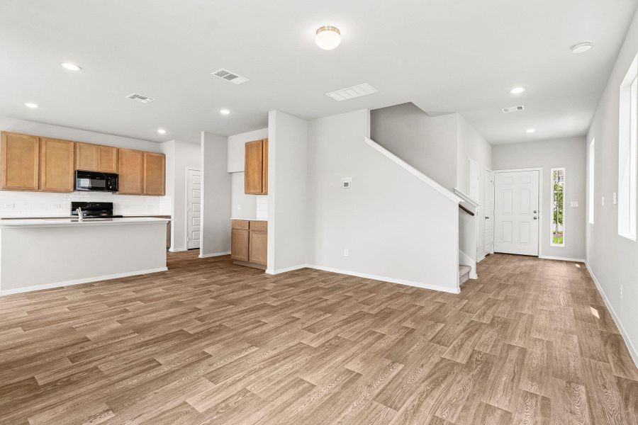 Spacious, unfurnished interior of a new home in Edgebrooke, Pflugerville (Image 28). Spacious, unfurnished interior of a new home in Edgebrooke, Pflugerville (Image 28).
