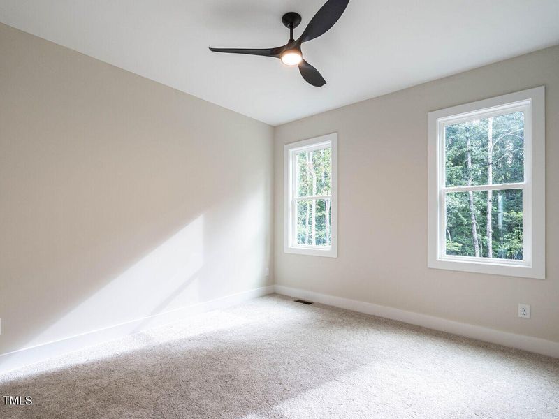 030-1280x960-bedroom