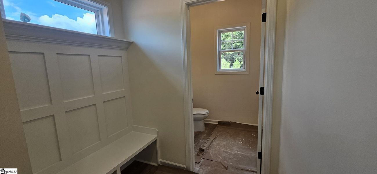 Furnished interior view inside a new home in Sedona, Greenville (Image 7).
