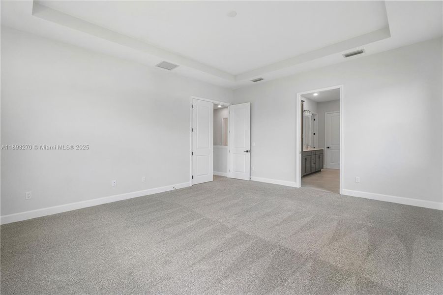 Spacious, unfurnished interior of a new home in , Westlake (Image 27).