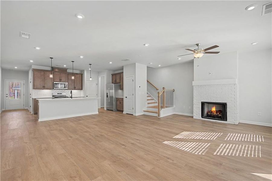 Spacious, unfurnished interior of a new home in Adler Springs, Powder Springs (Image 7).