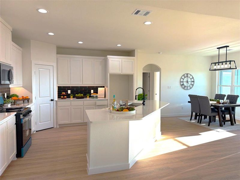 Furnished interior view inside a new home in , Waxahachie (Image 12).