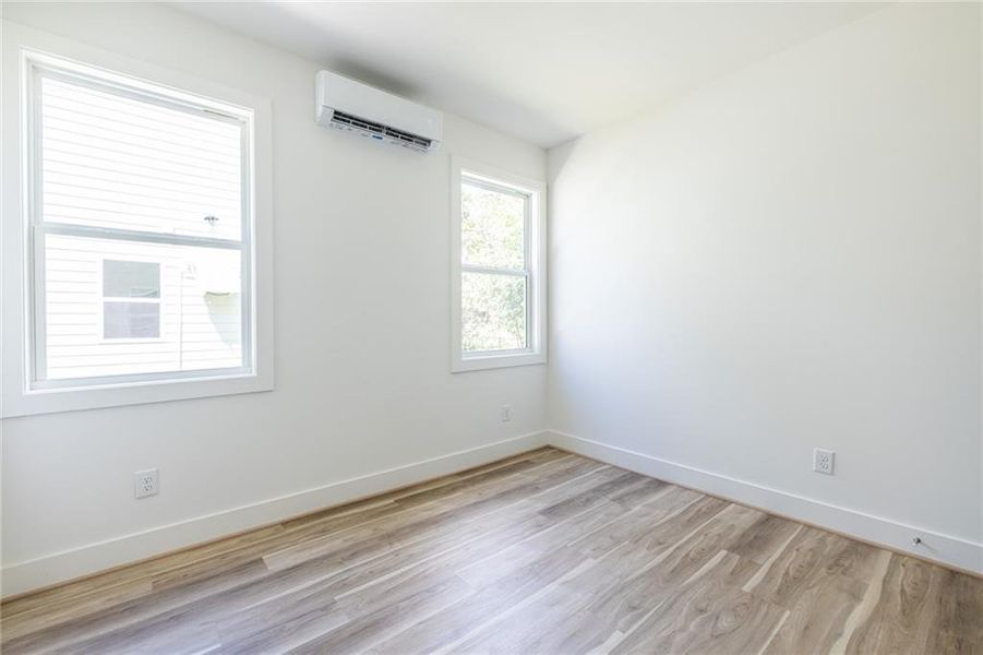 Spacious, unfurnished interior of a new home in , Atlanta (Image 38).