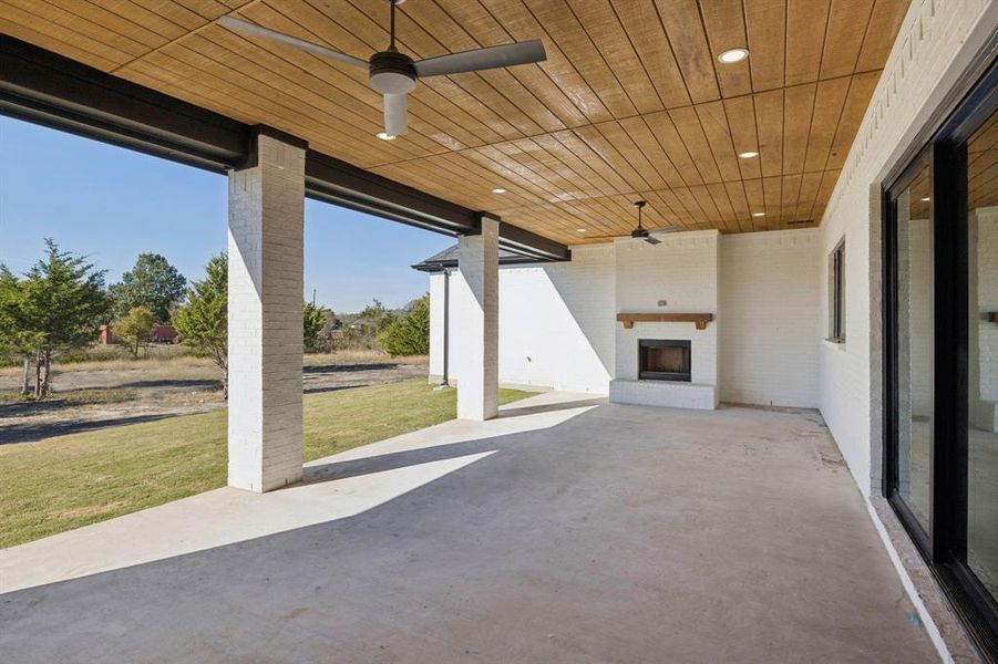 Exterior details and patio area of a home in , Waxahachie (Image 26).