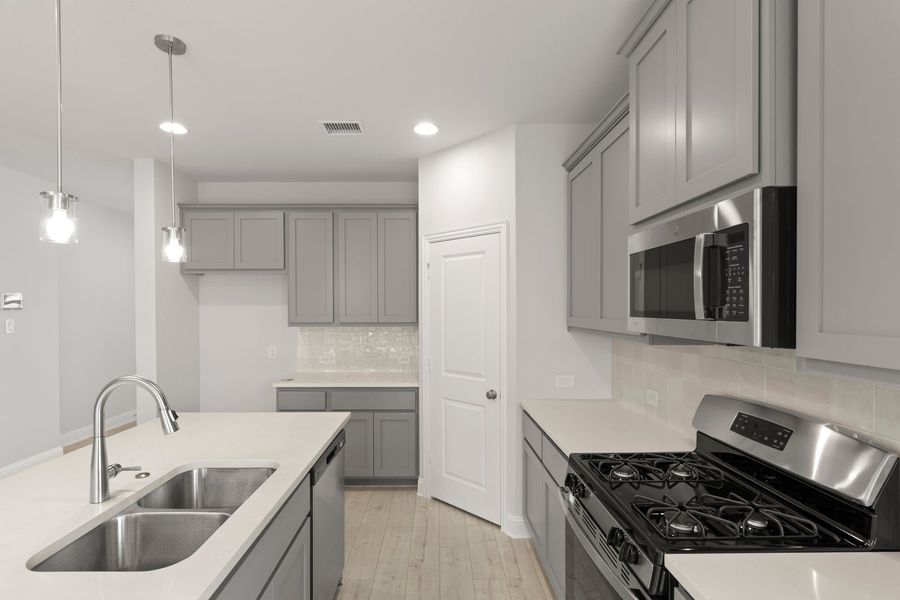 Furnished interior view inside a new home in Creekside, Royse City (Image 8).