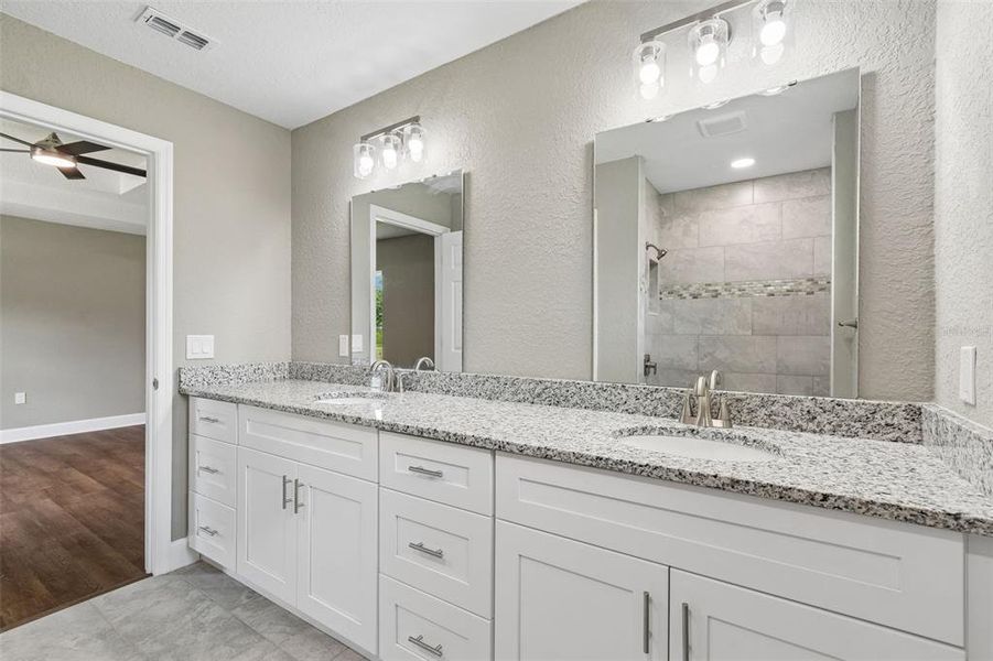 Furnished interior view inside a new home in , Lakeland (Image 10).