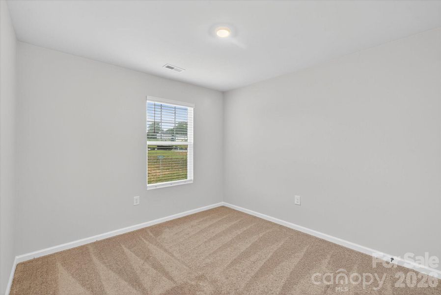 Spacious, unfurnished interior of a new home in Rhyne Court, Gastonia (Image 19).