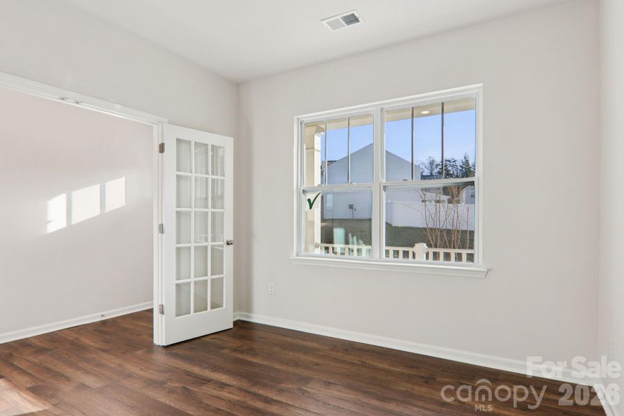 Spacious, unfurnished interior of a new home in Rydele Heights, Asheville (Image 17).