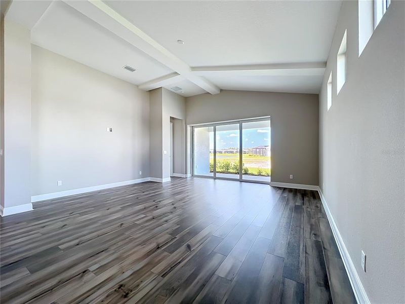 Spacious, unfurnished interior of a new home in Watercolor Place, Bradenton (Image 26).