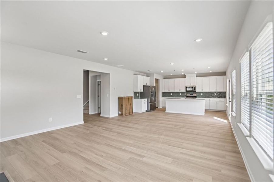 Spacious, unfurnished interior of a new home in Creekside at Oxford Park, Fairburn (Image 26). Spacious, unfurnished interior of a new home in Creekside at Oxford Park, Fairburn (Image 26).