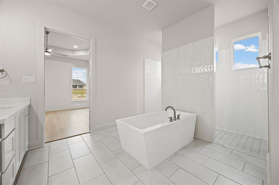 Furnished interior view inside a new home in Tuscan Estates (1 Acre Lots), Waxahachie (Image 9).