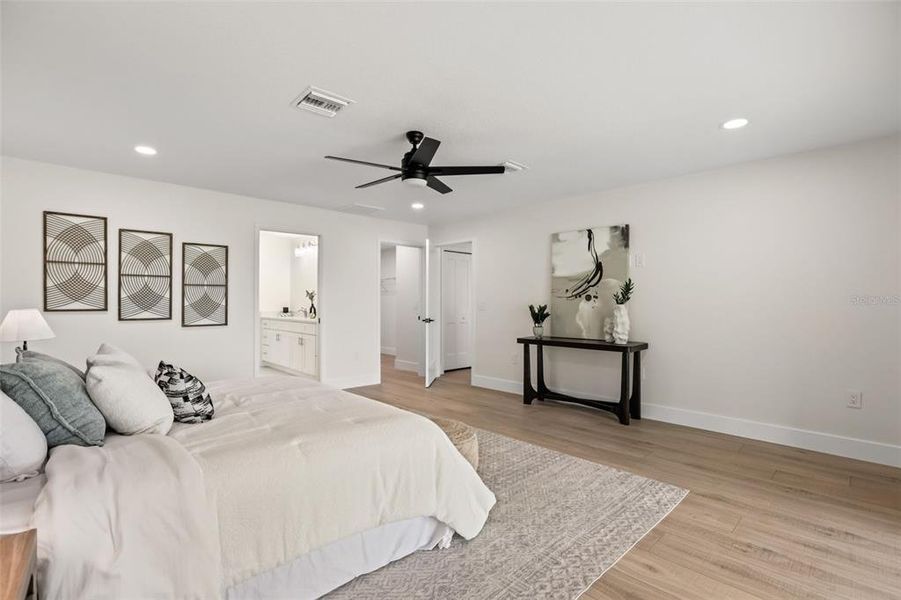 Furnished interior view inside a new home in , Umatilla (Image 33).