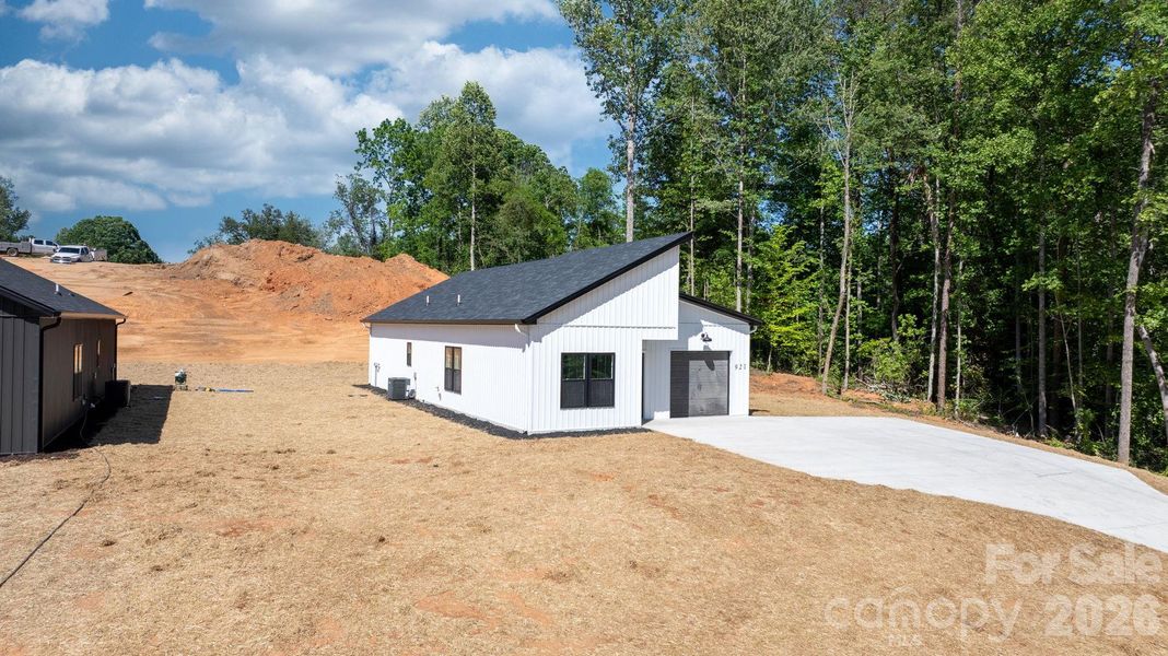 Image 34 of a home in .