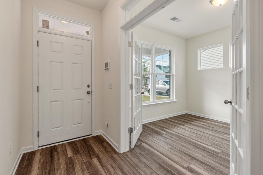 Spacious, unfurnished interior of a new home in Parker's Preserve, Ridgeville (Image 21).