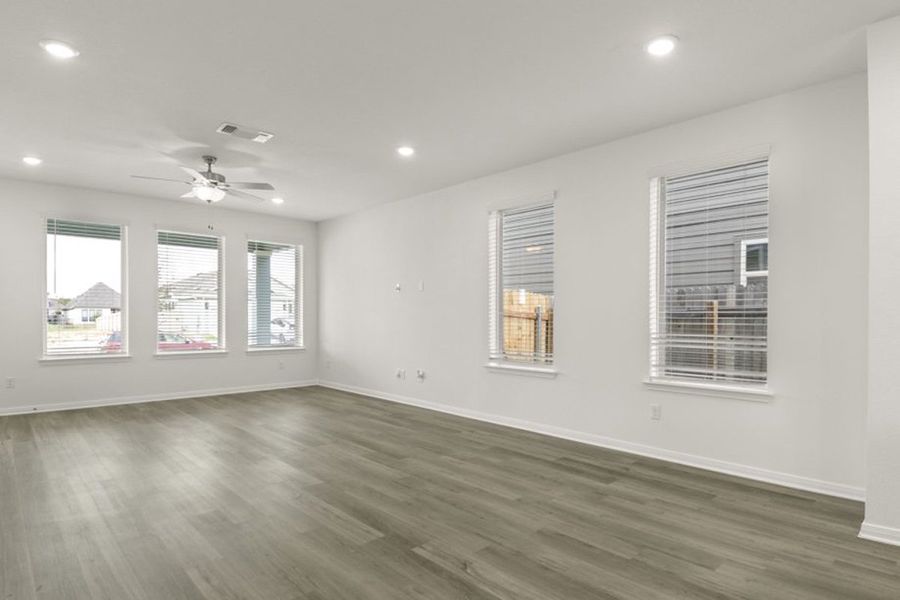 Representative unfurnished interior of a home built from the Elm by Pacesetter Homes in Blanco Vista, San Marcos (Image 19).