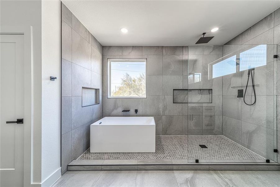 Furnished interior view inside a new home in , Dallas (Image 17).