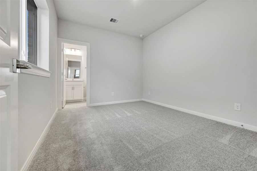 Spacious, unfurnished interior of a new home in The Grand Prairie 50’, Hockley (Image 42).