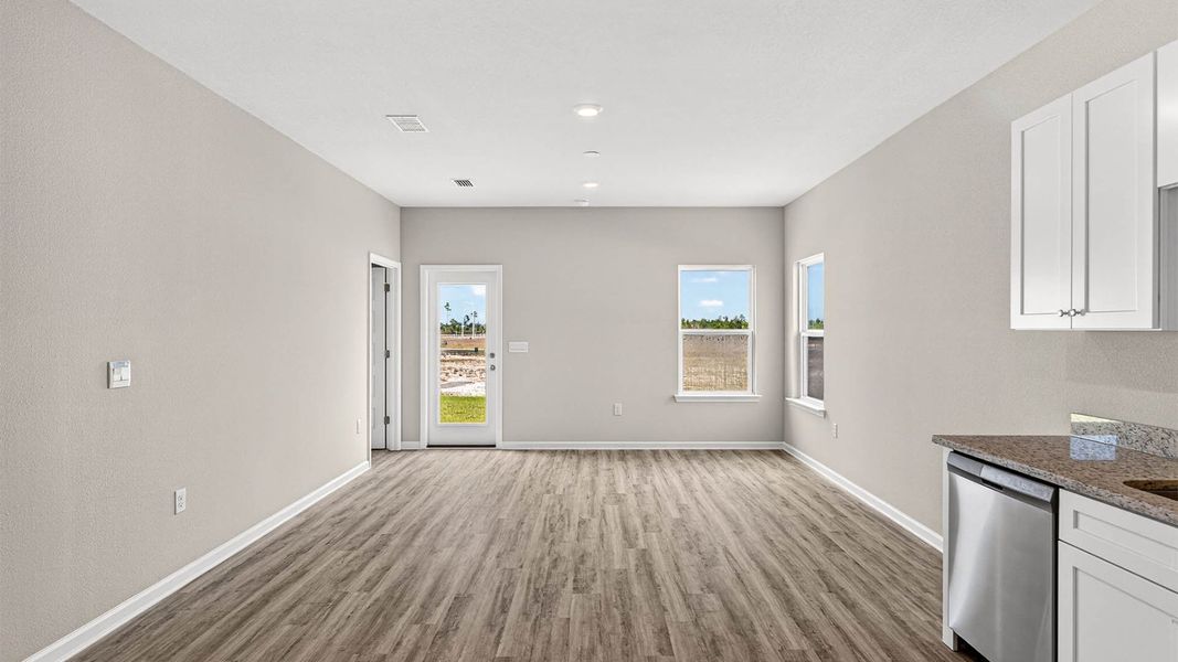 Spacious, unfurnished interior of a new home in Liberty, Panama City (Image 14).