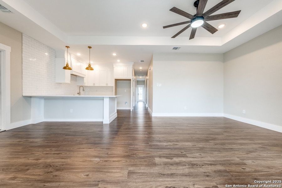 Spacious, unfurnished interior of a new home in , LaCoste (Image 20).